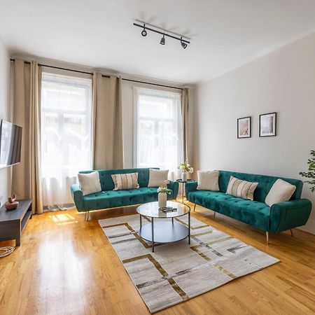 Stylish & Cozy City Center Apartment By Prestige Homes ブダペスト エクステリア 写真
